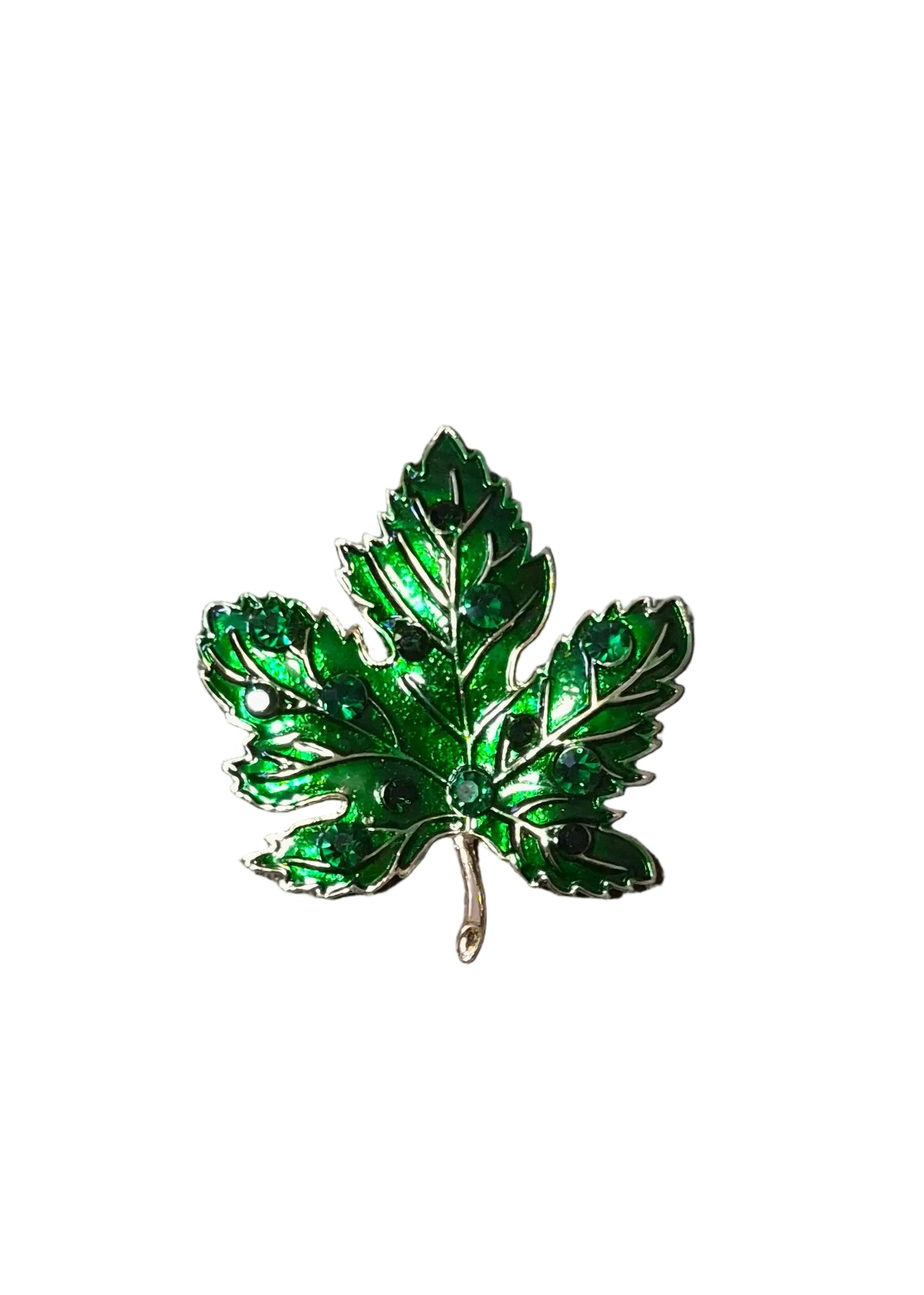 A green maple leaf enamel brooch with silver-toned metal outlines